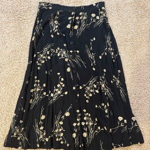 Sag Harbor Black and Cream Floral A-Line Skirt